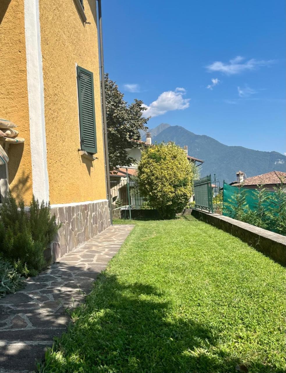 Casa Gialla Gera Lario Buitenkant foto