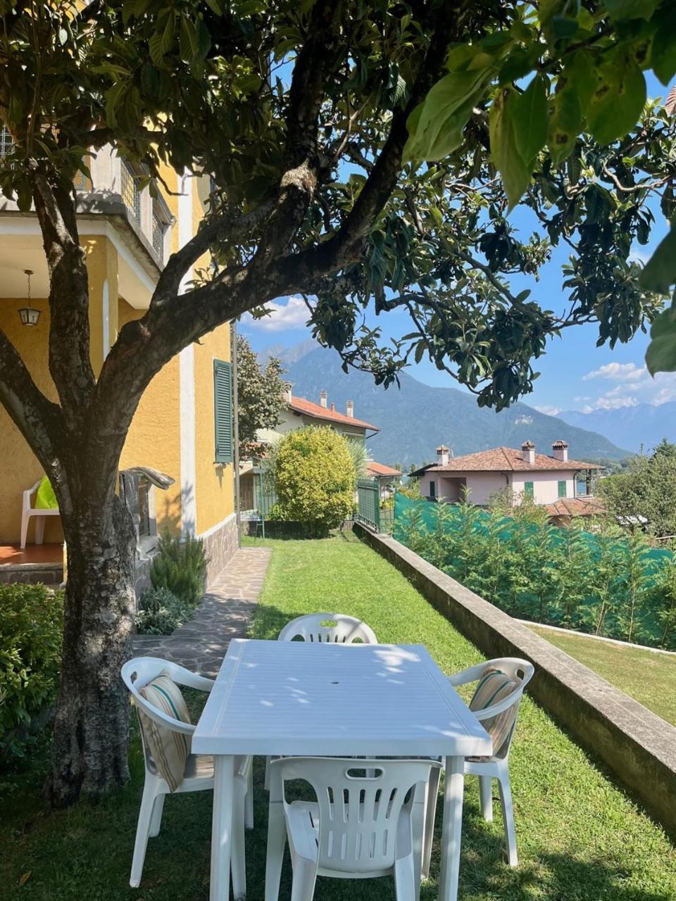 Casa Gialla Gera Lario Buitenkant foto