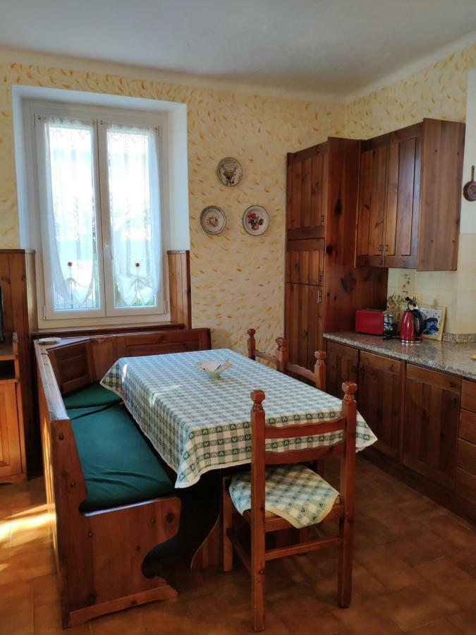 Casa Gialla Gera Lario Buitenkant foto